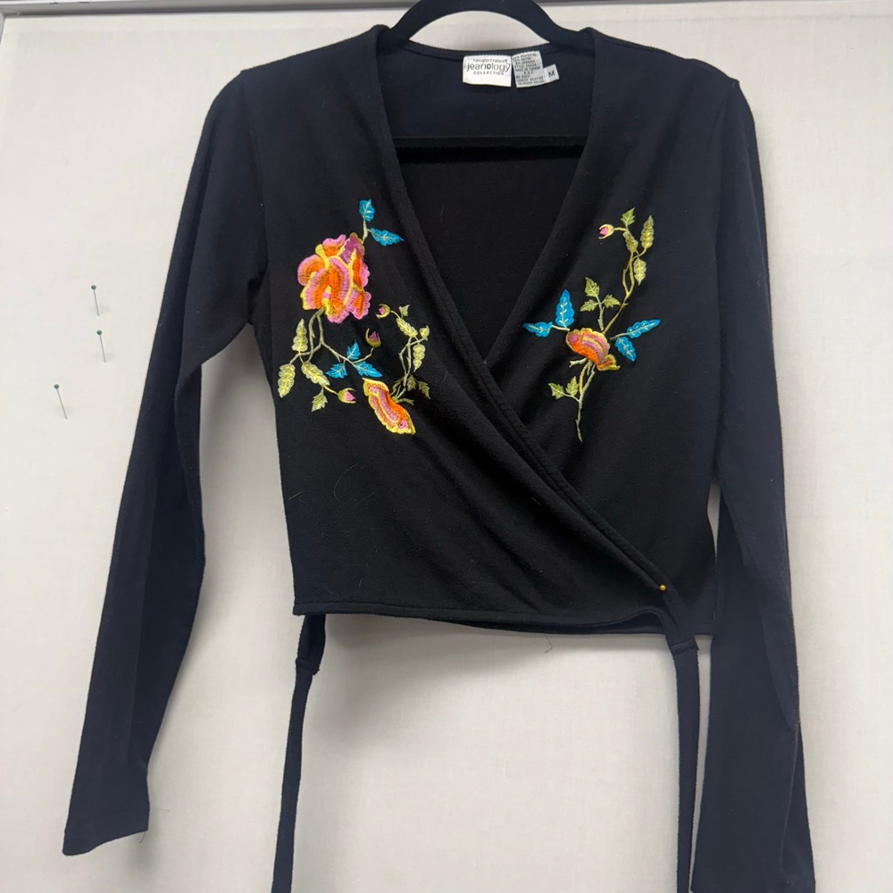 Women's Newport News Y2K Jeanology Black Floral Embroidered Long Sleeve Tee M